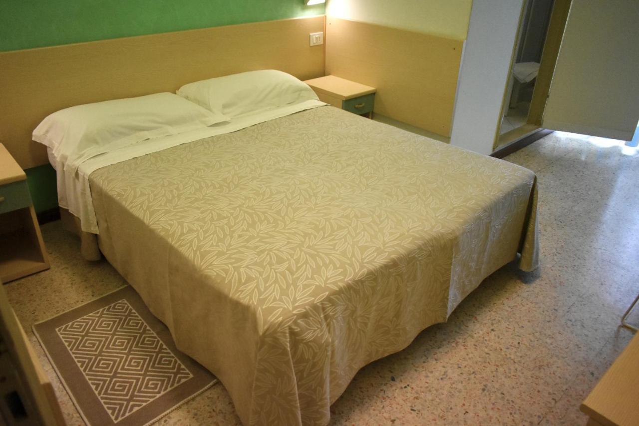Hotel Alfa Tao Риччоне Экстерьер фото