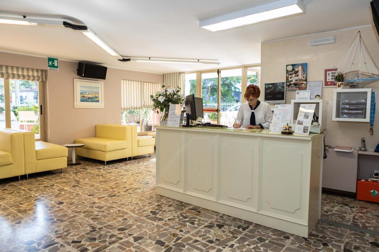 Hotel Alfa Tao Риччоне Экстерьер фото