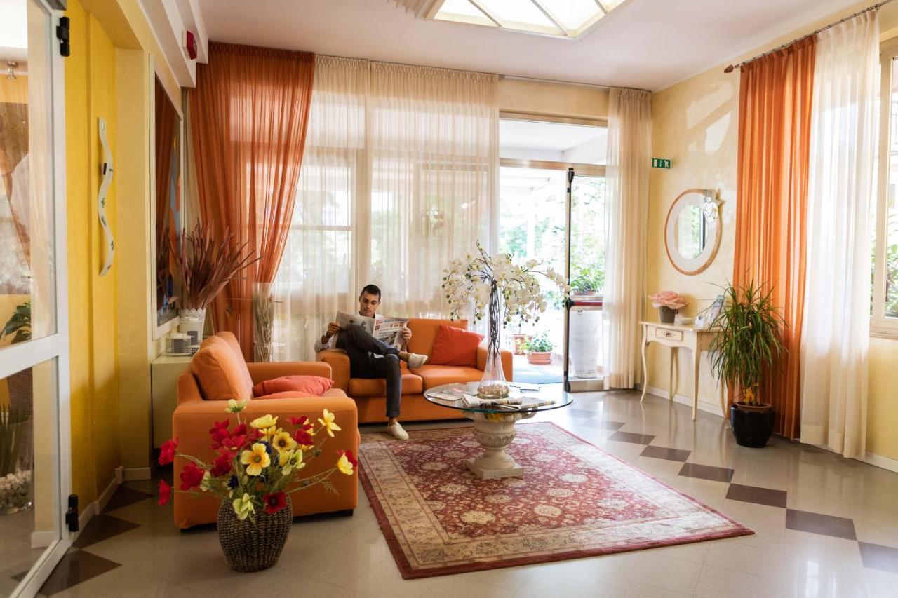Hotel Alfa Tao Риччоне Экстерьер фото